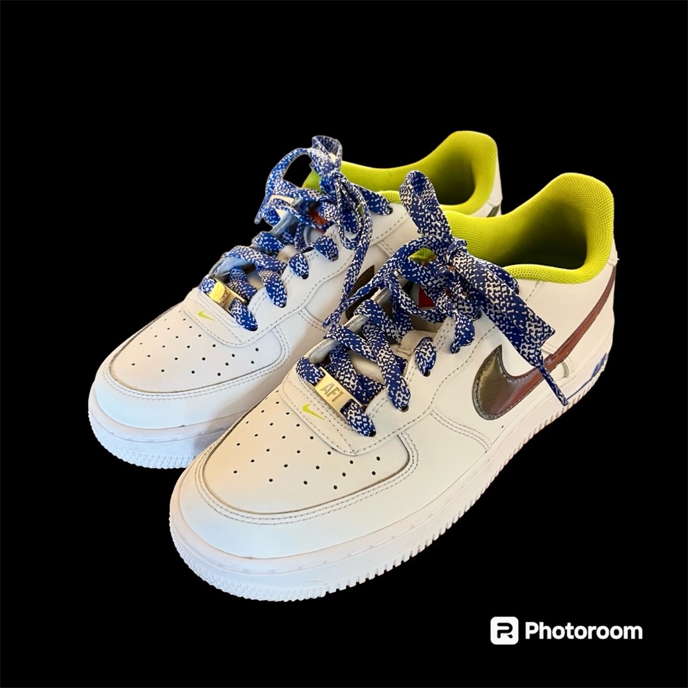 NIKE Air Force 1 LV8 Sneaker (GS) White/Multi Color Medium Blue  DQ7767-100